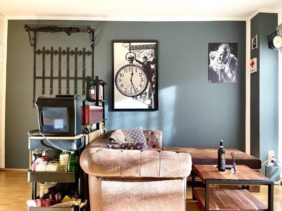 - Chilliges Zimmer In Dusseldorf Mit Balkon & Kuche; Big Tv And Bed - Exteriör bild