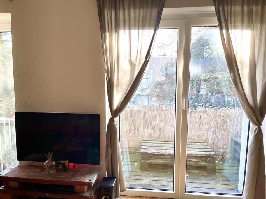 - Chilliges Zimmer In Dusseldorf Mit Balkon & Kuche; Big Tv And Bed - Exteriör bild