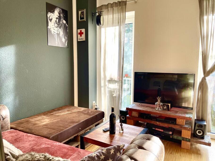 - Chilliges Zimmer In Dusseldorf Mit Balkon & Kuche; Big Tv And Bed - Exteriör bild