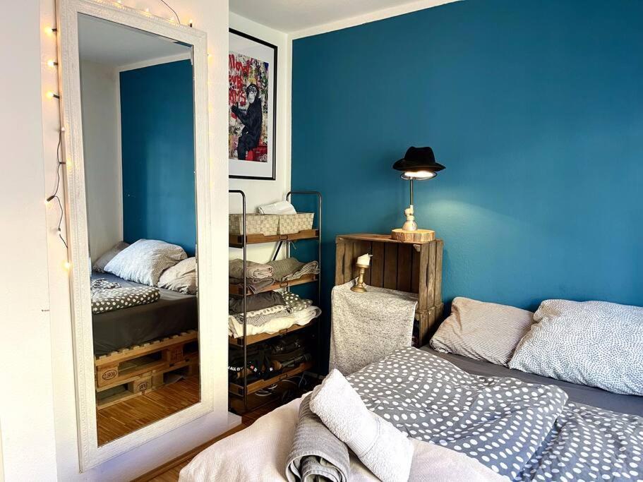 - Chilliges Zimmer In Dusseldorf Mit Balkon & Kuche; Big Tv And Bed - Exteriör bild